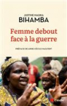 Femme debout face à la guerre